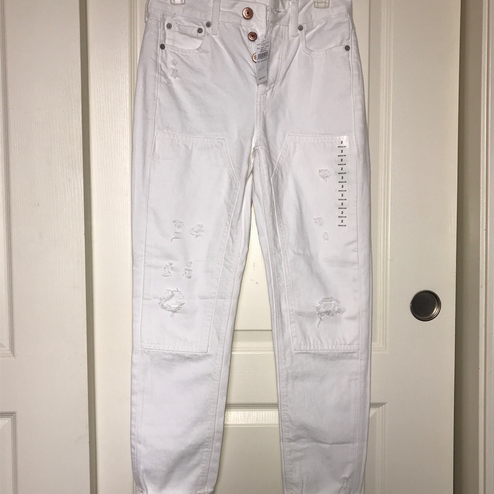 American Eagle White Hi-Rise Tomgirl Jeans